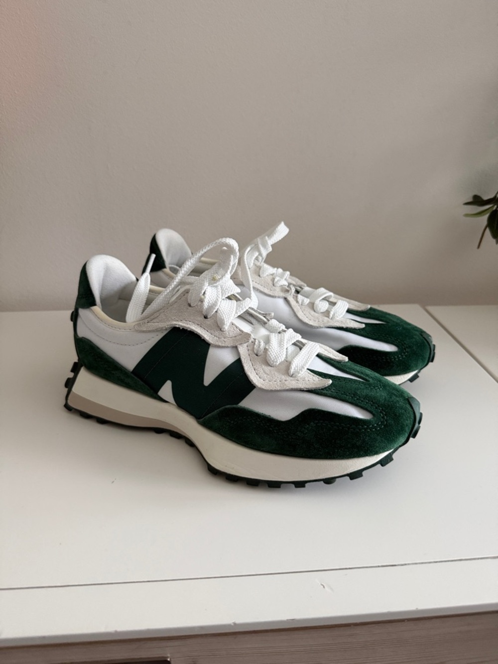 New Balance 327 Kelly Green with Suede Top